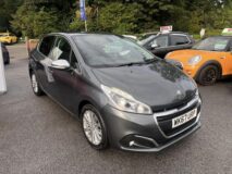 Peugeot 208 Allure Model 1200 petrol £5,495