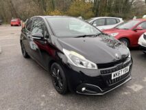 Peugeot 208 Black Edition 1200 petrol £5,995