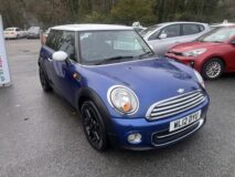 Mini Cooper 1600 petrol £3,995