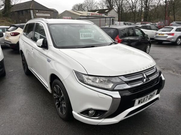 Mitsubishi Outlander Juro 2.0 petrol hybrid automatic £9,995
