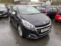 Peugeot 208 Signature Model 1200 petrol £6,995