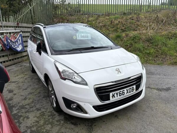 Peugeot 5008 Allure 1600 HDI turbo diesel £5,495