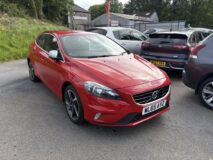 Volvo V40 SE 2.0 petrol £5,495