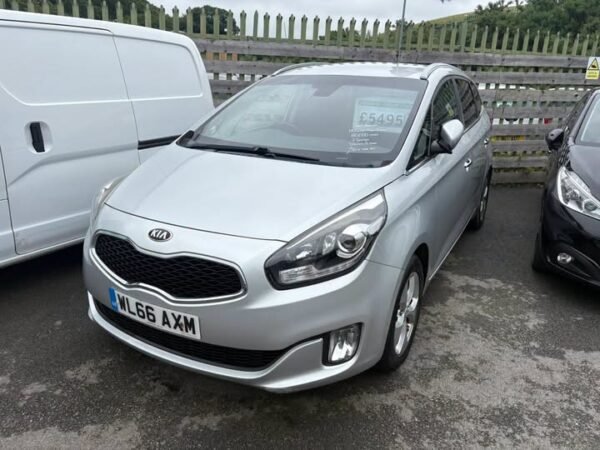 Kia Carens 2-Model 1700 CRDI turbo diesel £5,495