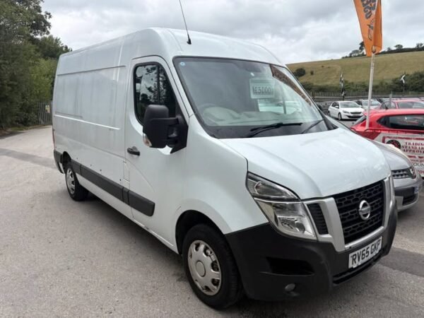 Nissan NV400 SE Model 2.3 DCI turbo diesel £5,000 + VAT