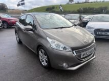 Peugeot 208 Allure Model 1600 petrol Automatic £4,295