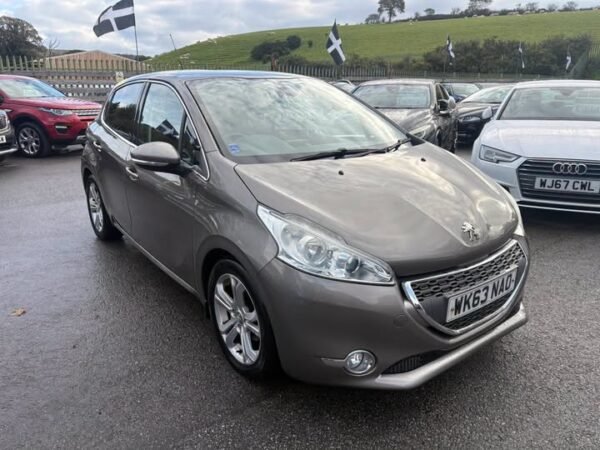 Peugeot 208 Allure Model 1600 petrol Automatic £4,295