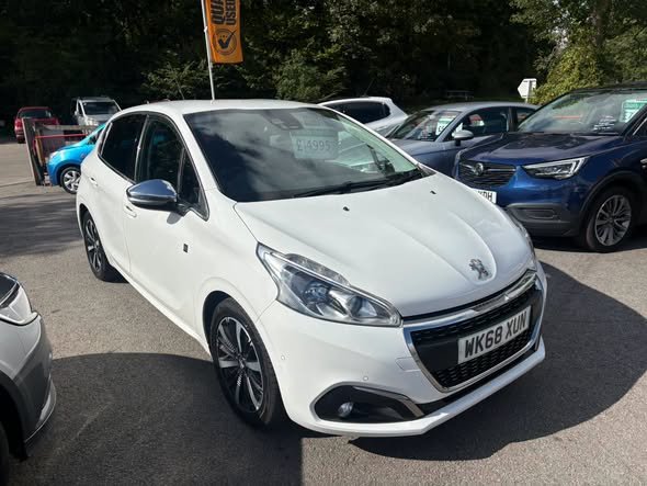 Peugeot 208 Tech Edition Model 1200 petrol £4,995